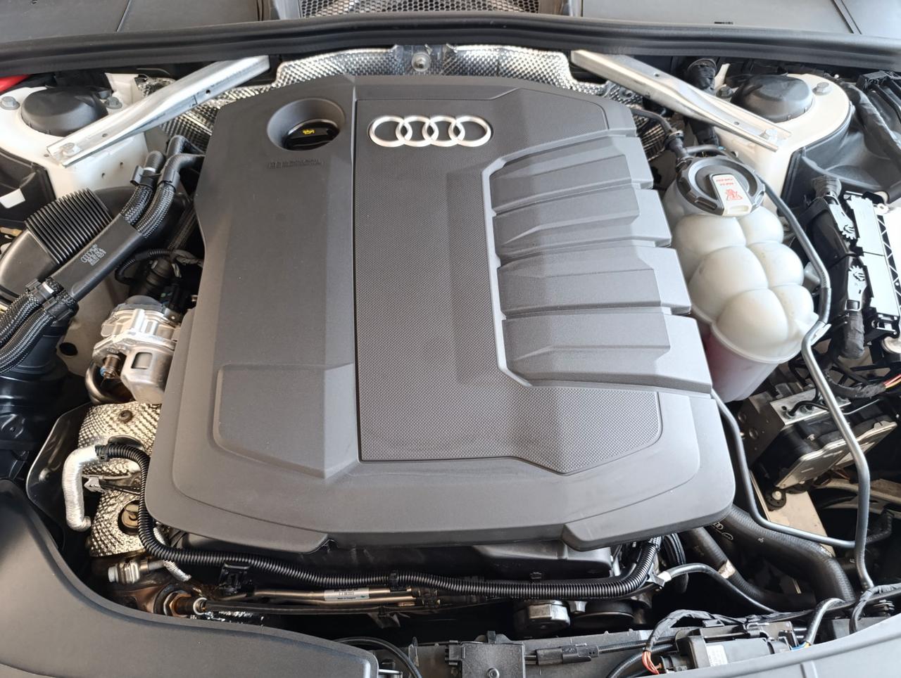Audi A4 Allroad 40 2.0 tdi mhev Identity Contrast quattro 204cv s-tronic