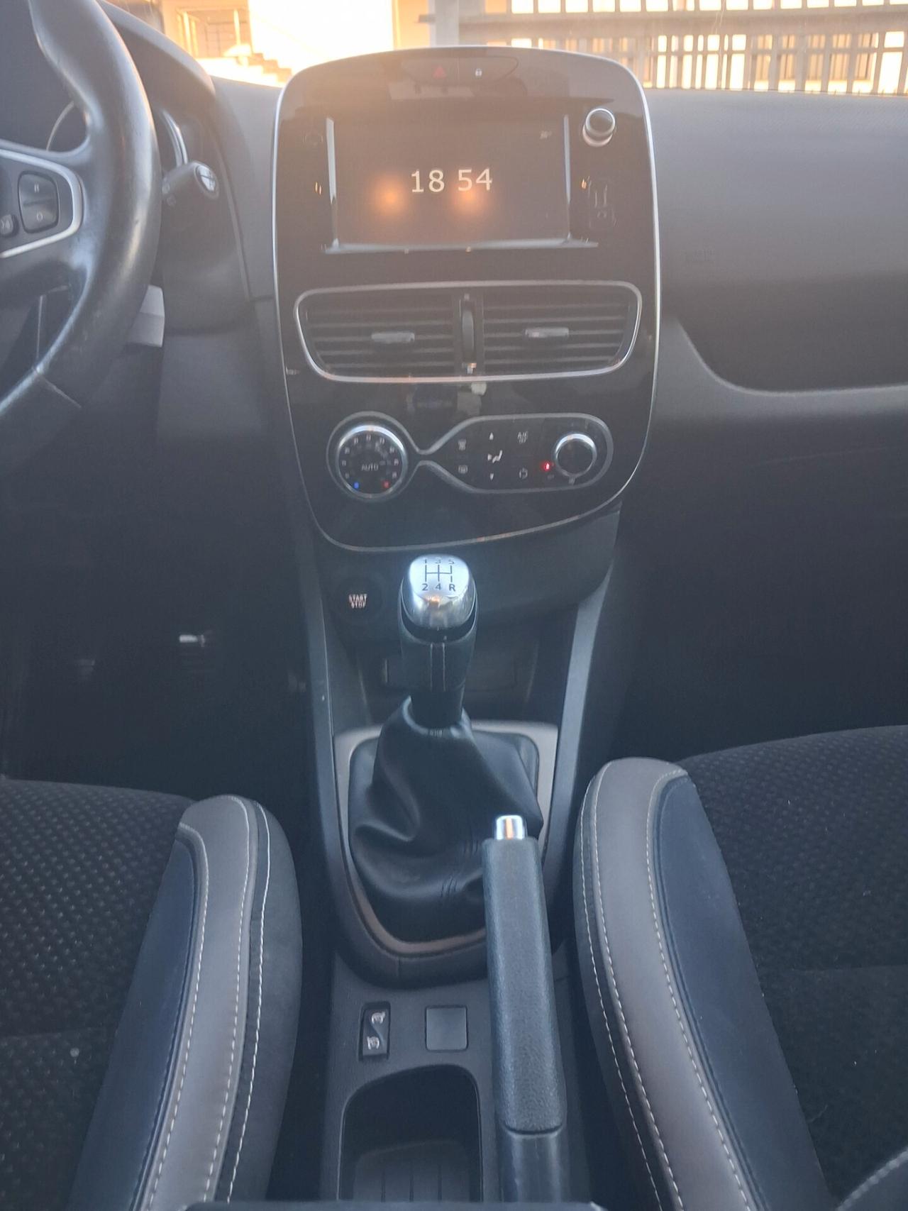 RENAULT Clio Intens 1.200 16v 75cv Km146.000