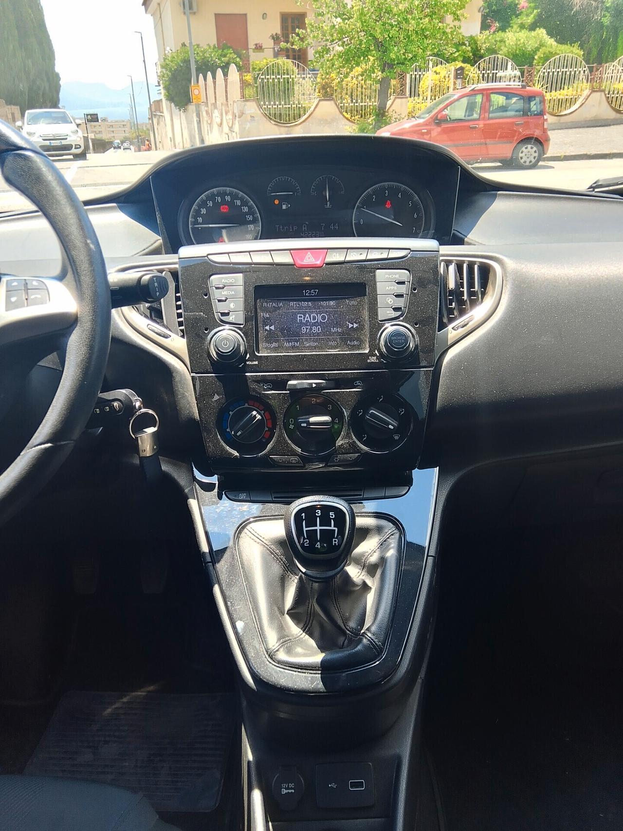 Lancia Ypsilon 1.2 69 CV 5 porte S&S Platinum