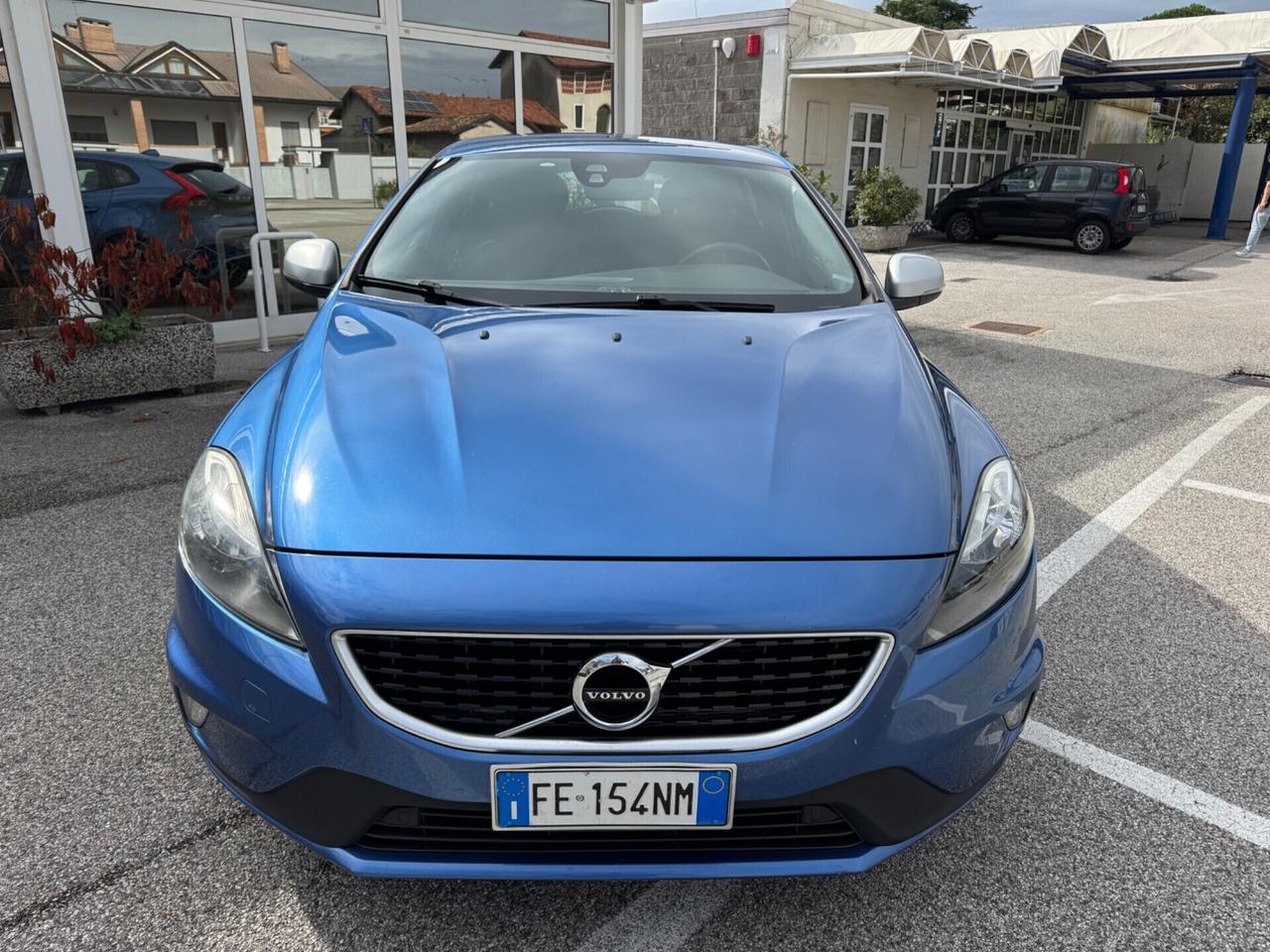 Volvo V40 D2 R-design Momentum
