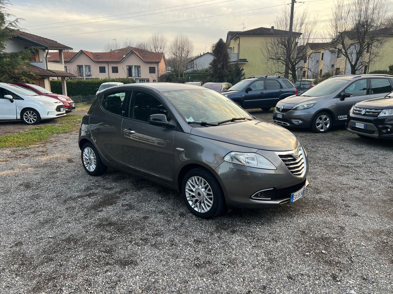 Lancia Ypsilon 1.2 69 CV 5 porte S Momodesign*NEOPATENTATI