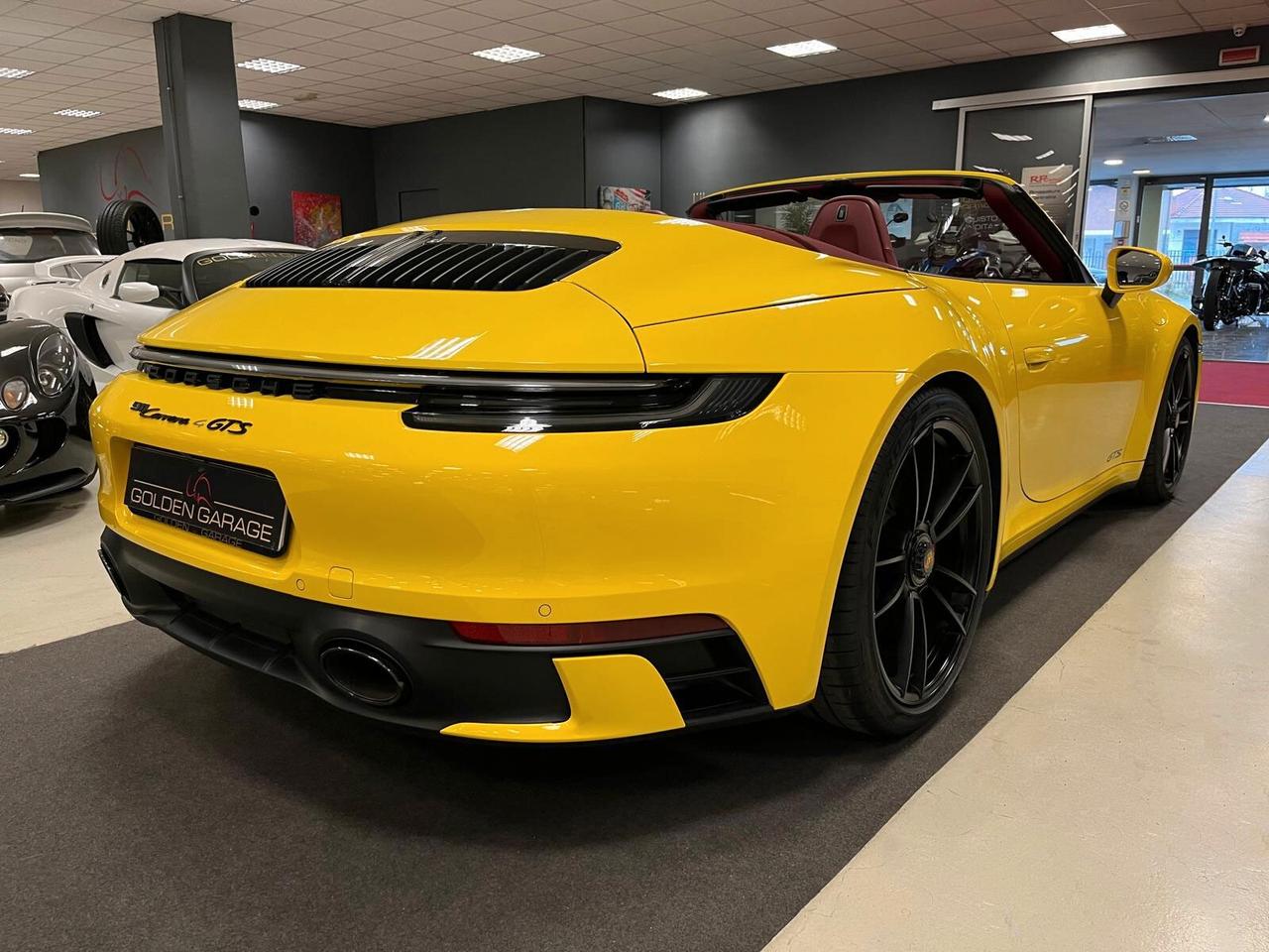 Porsche 911 Carrera 4 GTS Cabriolet