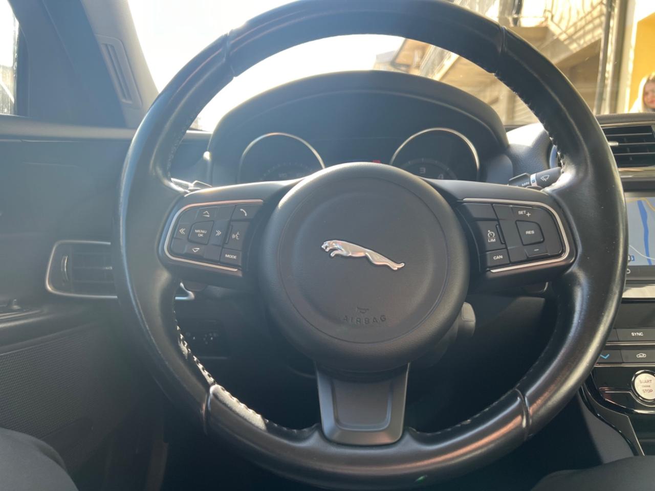 Jaguar XE 2.0 D Turbo aut. Portfolio