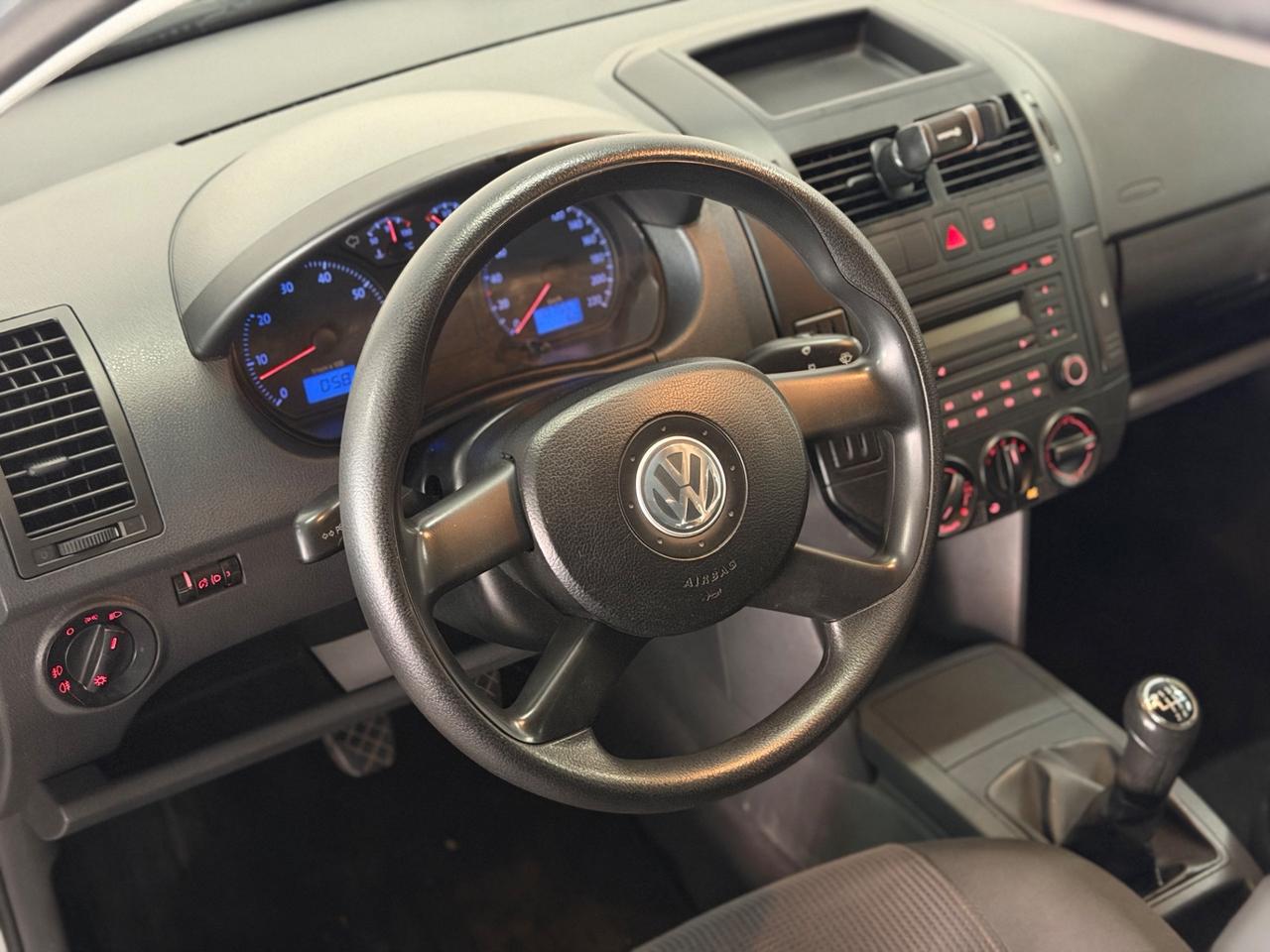 Volkswagen Polo 1.4/75CV 16V 5p. Sportline