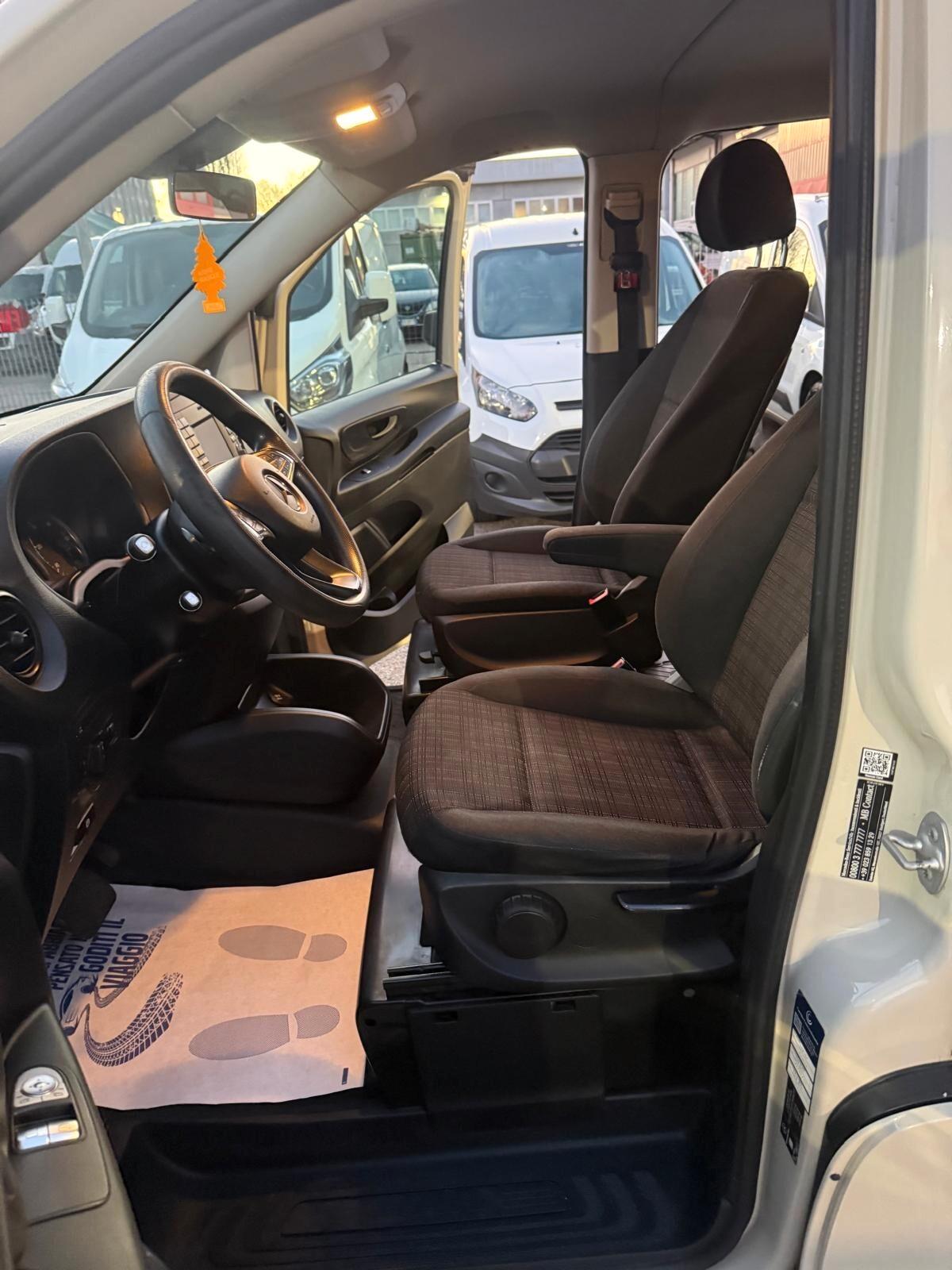 Mercedes Benz vito114CDI AUTOMATICO 5 POSTI AUTOCARRO lungo