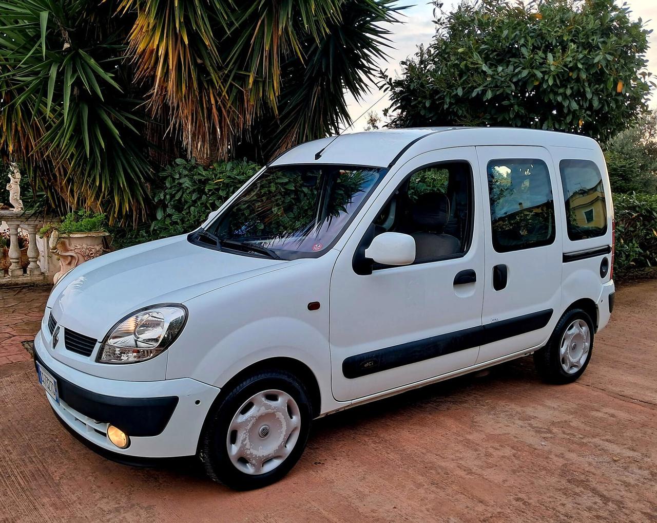 Renault Kangoo TRASPORTO DISABILI PIANALE RIBASSATO UNIPRO