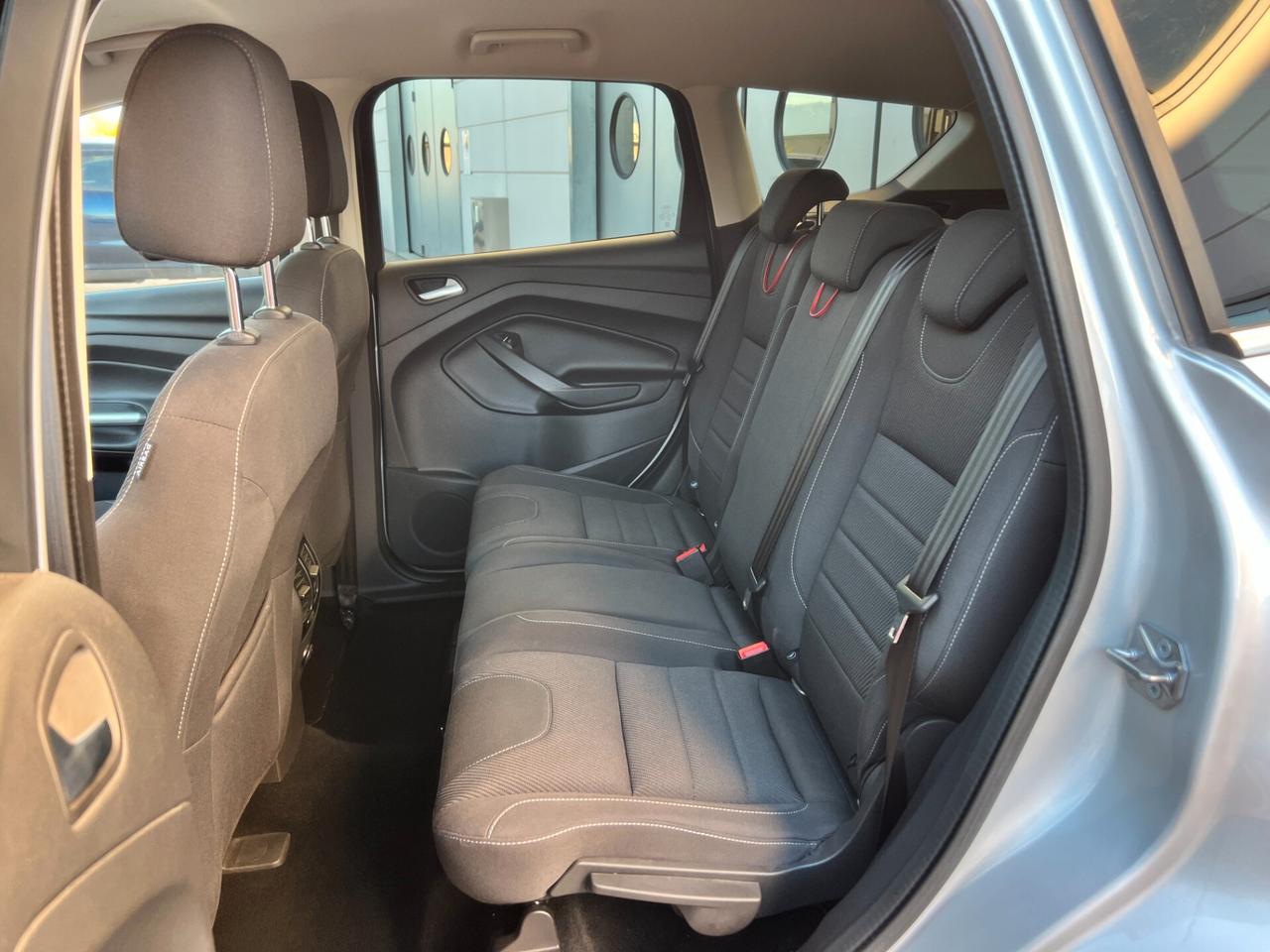 Ford Kuga 2.0 TDCI 140 CV 4WD Powershift Titanium