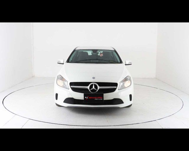 MERCEDES-BENZ A 180 d Premium