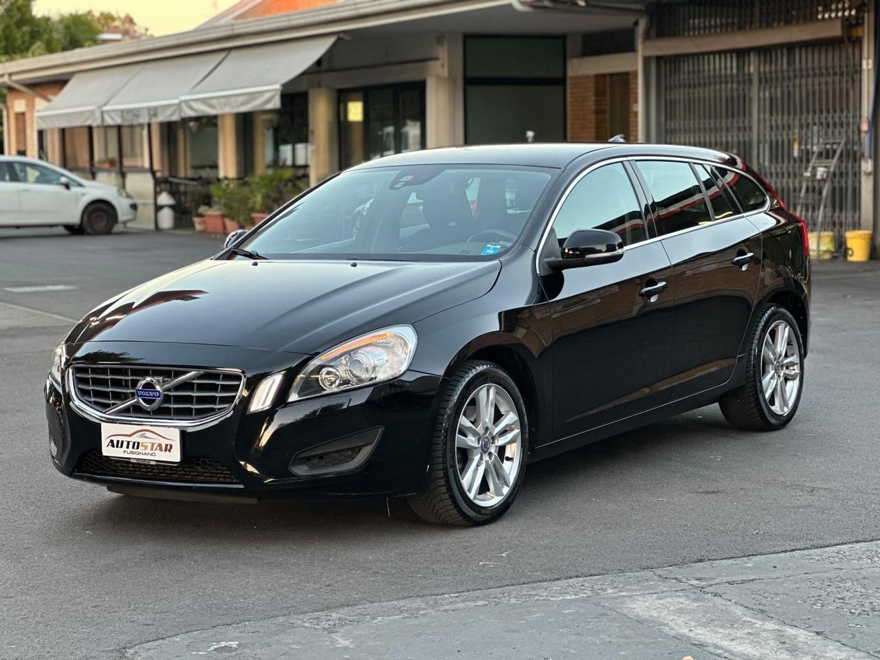 Volvo V60 D5 Geartronic Momentum 2012