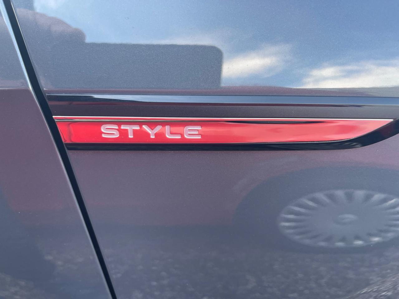 Volkswagen Golf 2.0 TDI SCR Style SI NEOPATENTATI