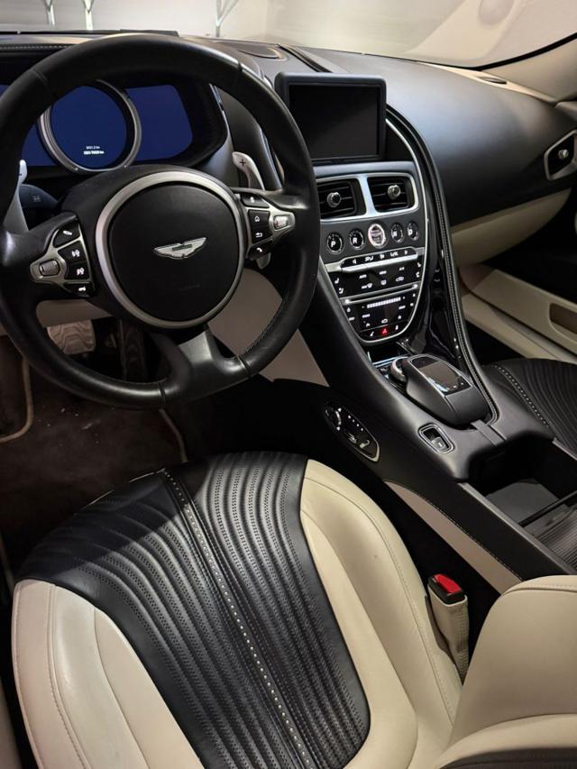 ASTON MARTIN DB11 V12 Coupé