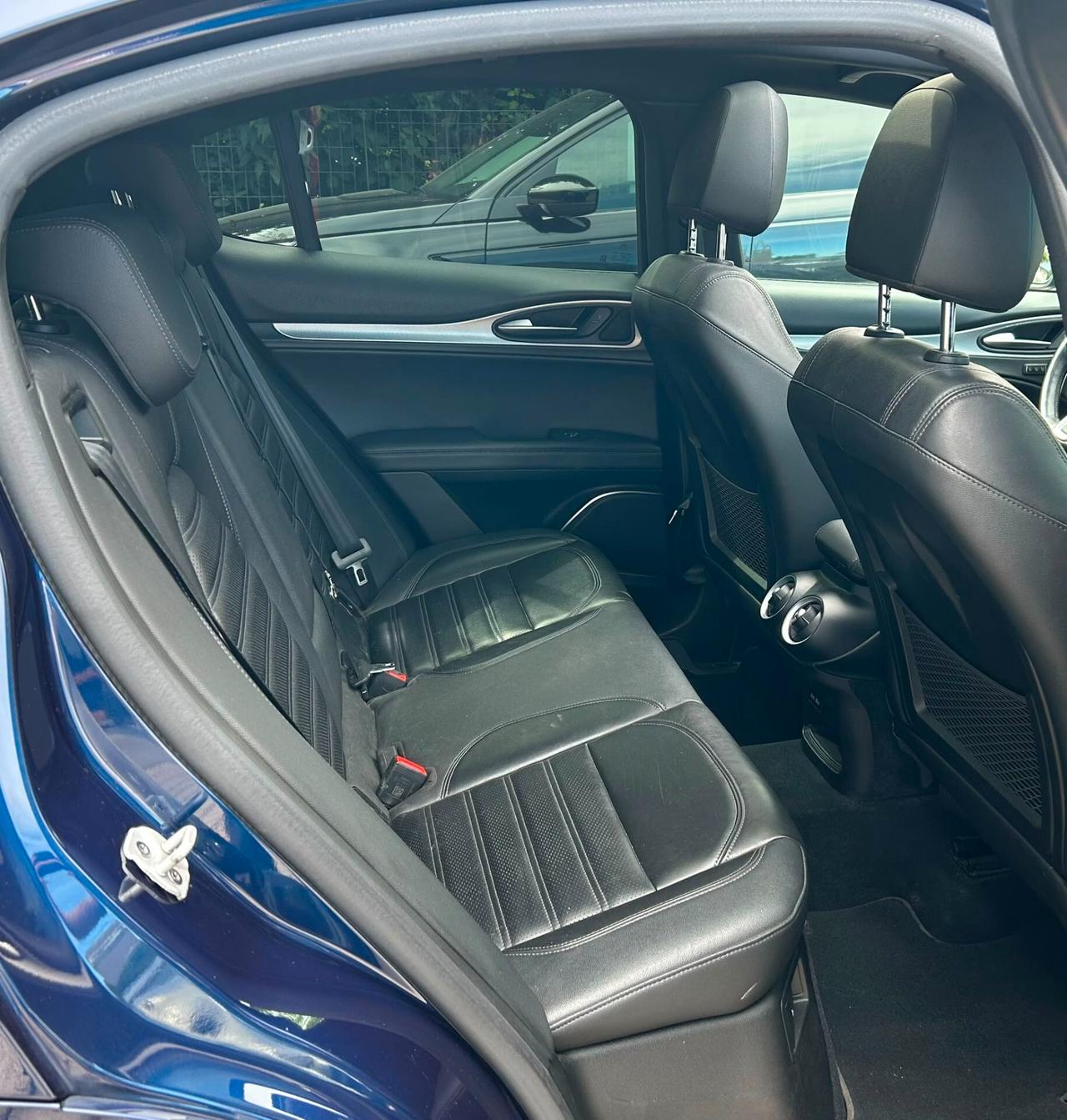 Alfa Romeo Stelvio SOLO PER COMMERCIANTI