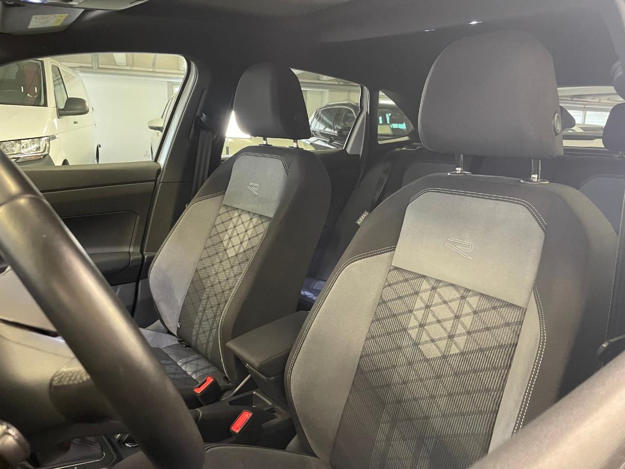 Volkswagen Taigo 1.0 tsi r-line 110cv