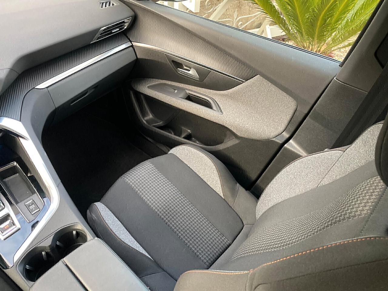 Peugeot 3008 BlueHDi 130 EAT8 Active Business