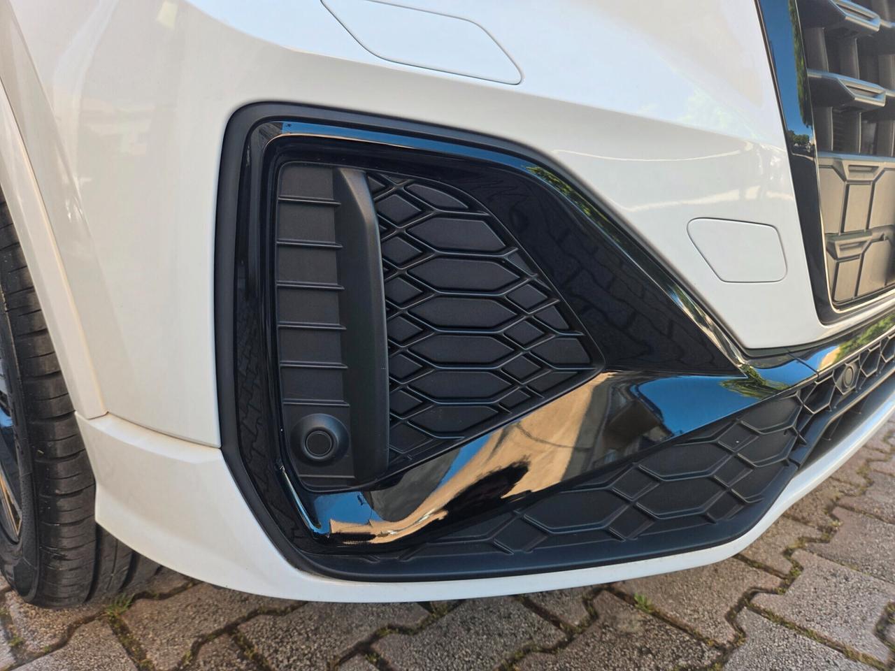 Audi Q2 30 TDI IDENTITY BLACK