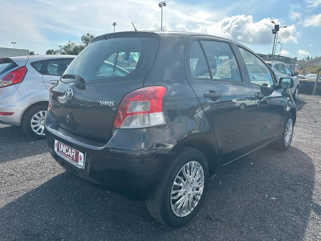Toyota Yaris 1.0 5p