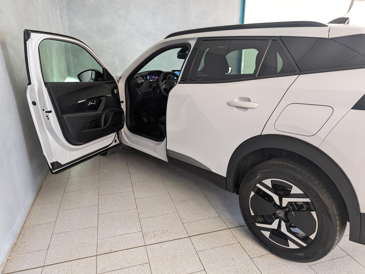 Peugeot 2008 1.2 puretech 100cv Allure