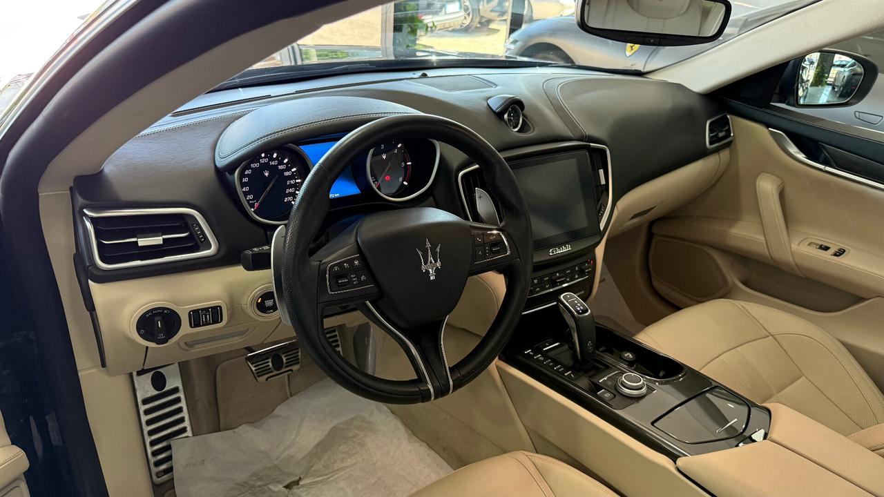 Maserati Ghibli V6 Diesel 275 CV Gransport RESTYLING