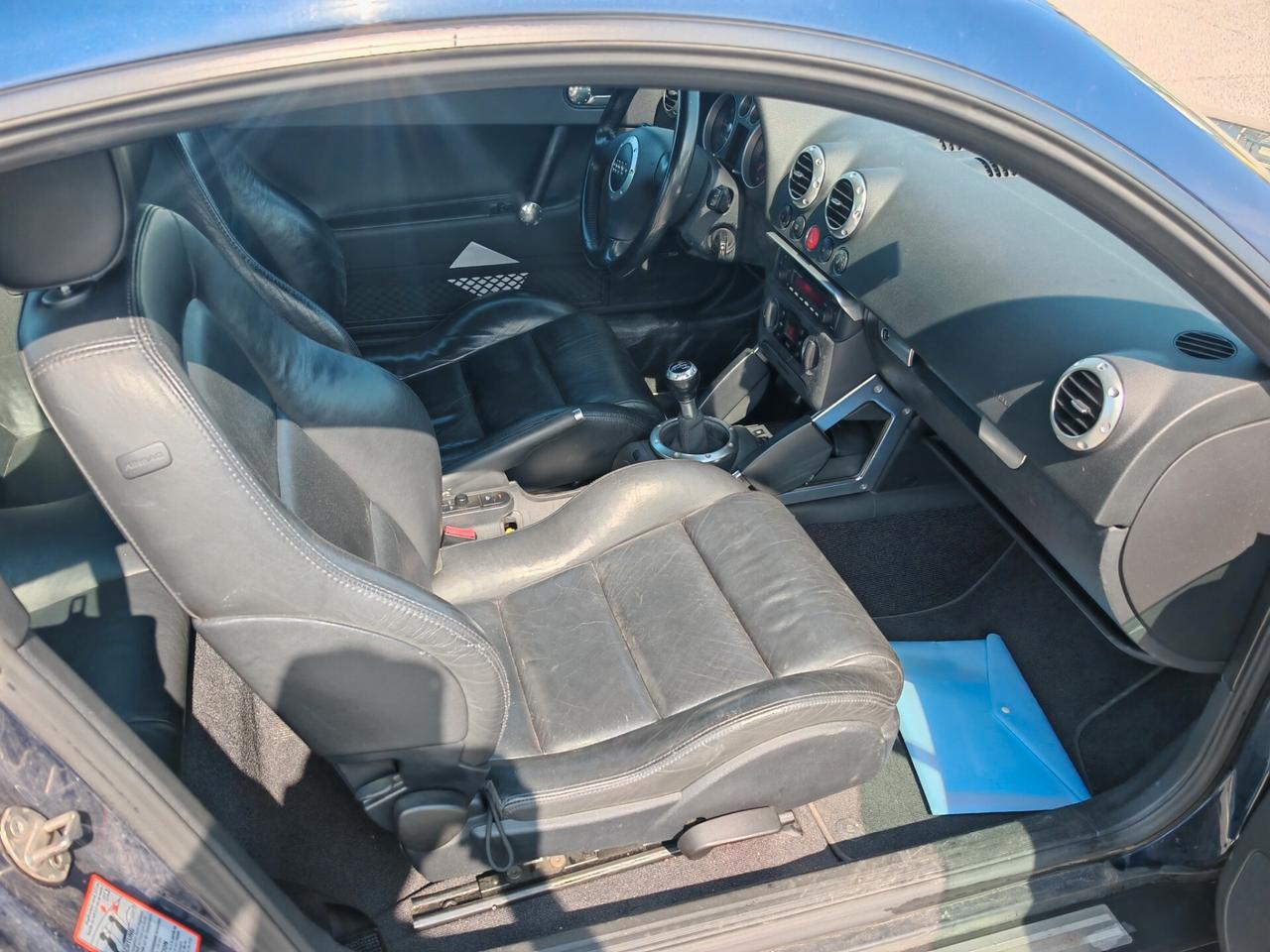 Audi TT 1.8 20V 180CV CUPÈ .