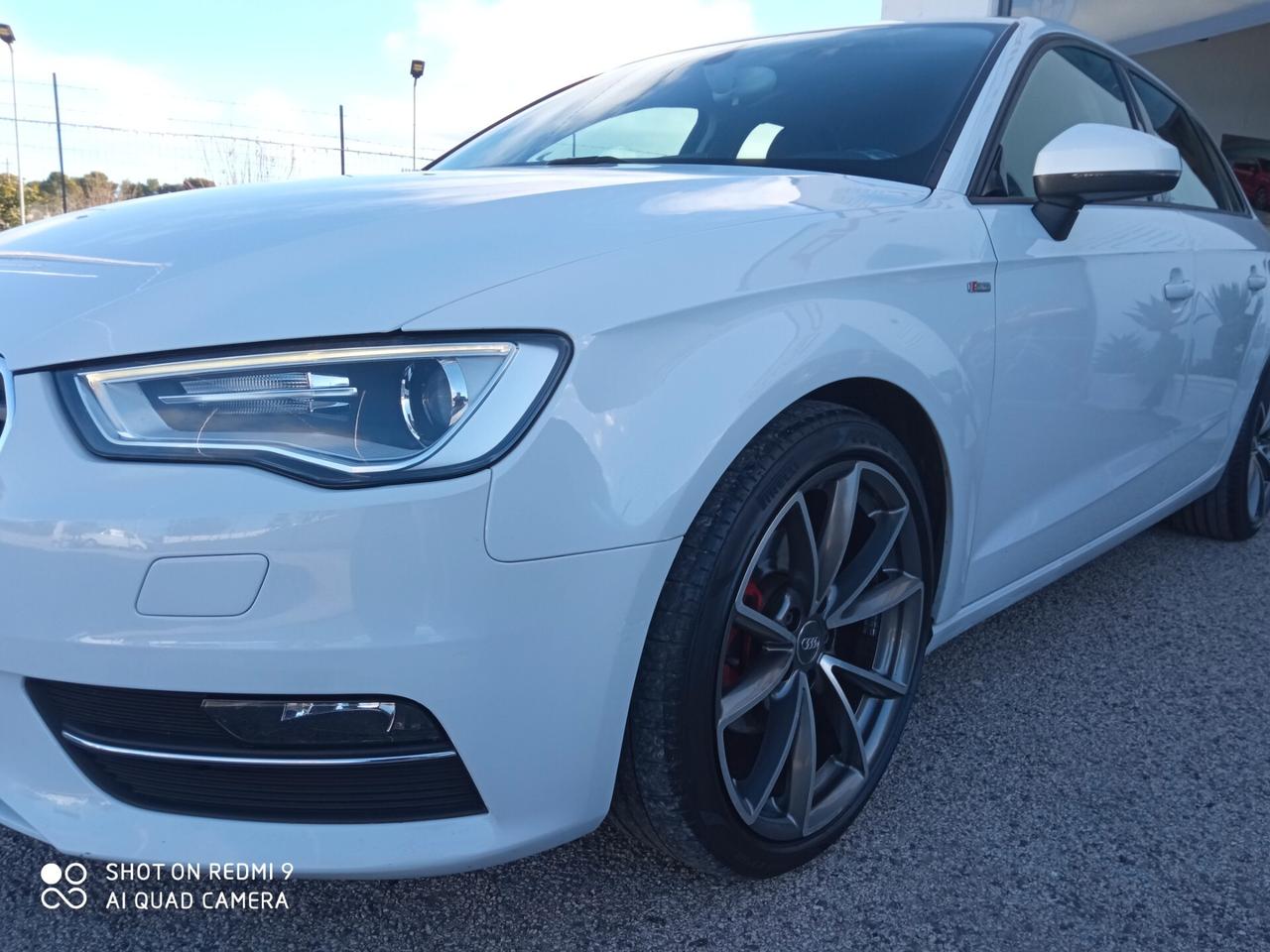 Audi A3 1.6 Tdi 105 CV Ambition allestimento SLine