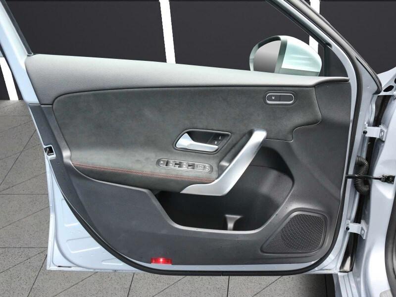 MERCEDES Classe A (W177) A 180 Automatic AM...