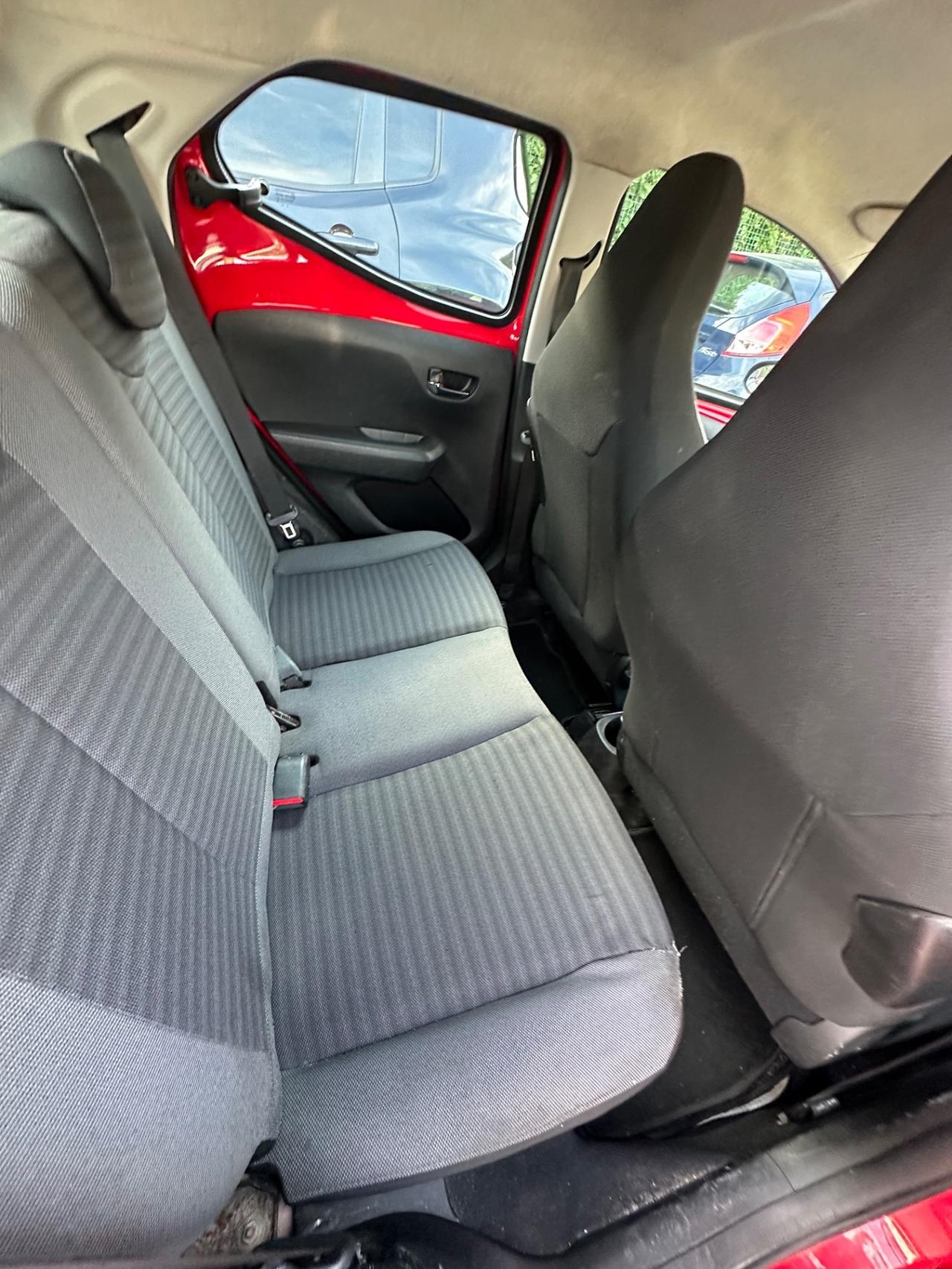 Toyota Aygo 1.0 VVT-i 72 CV 5 porte x-play MMT
