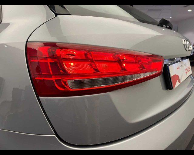 AUDI Q3 2.0 TDI 120 CV Business
