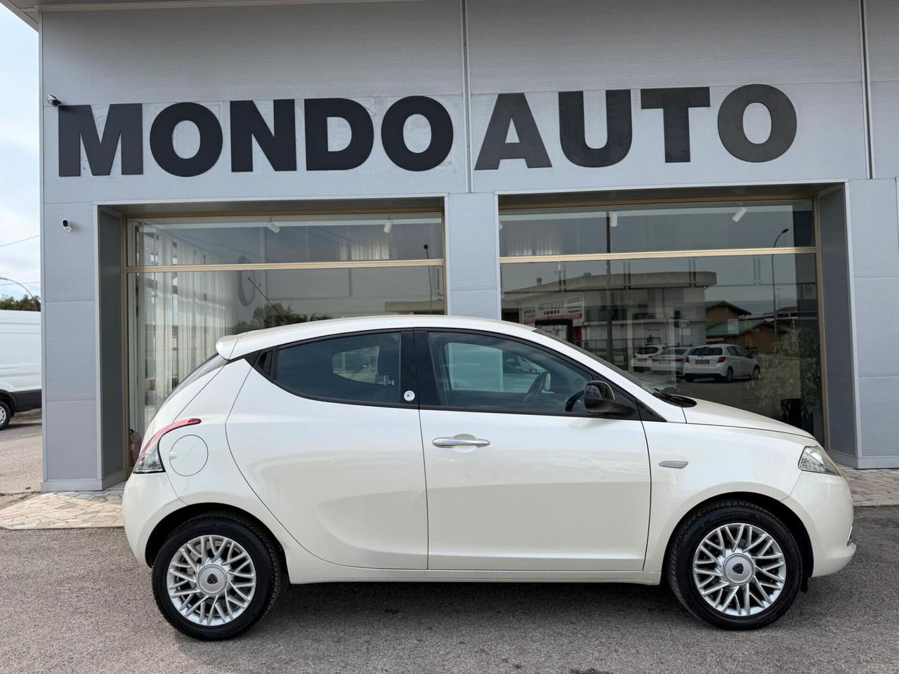 Lancia Ypsilon 1.2 69 CV 5p. GPL Ecochic Gold 2013 NEOPATENTATI