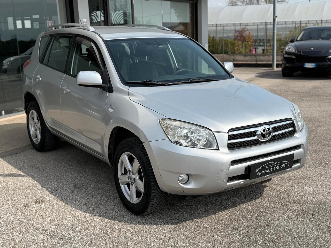 Toyota RAV 4 RAV4 2.2 D-4D 136 CV Sol BUONE CONDIZIONI OCCASIONE