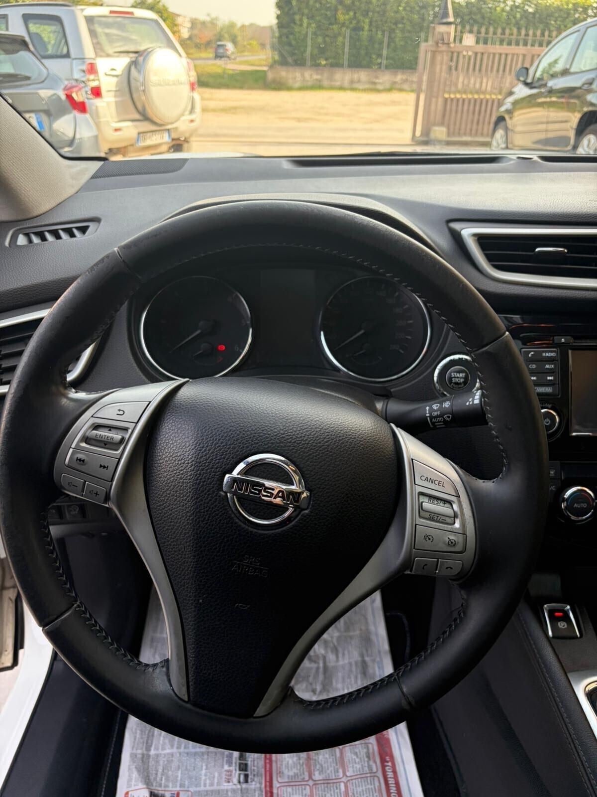 Nissan Qashqai 1.5 dCi tetto in vetro navigazione full