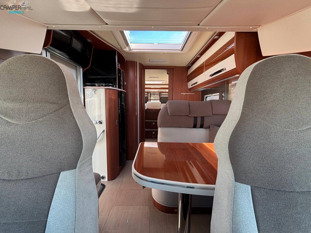 MOBILVETTA K.YACHT 85 TEKNO LINE - Motorhome con letti gemelli ed ampio garage