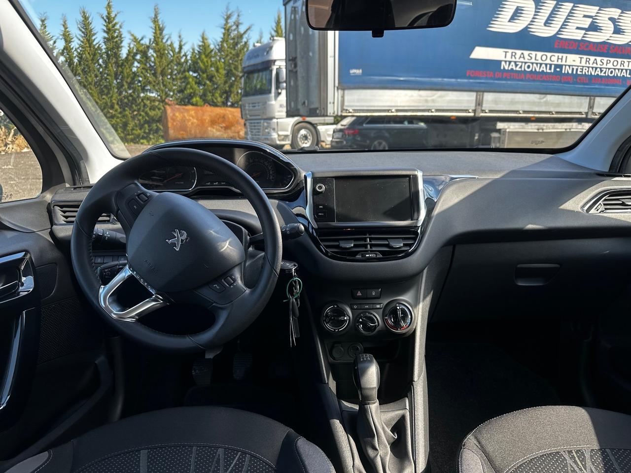Peugeot 208 1.4 HDi 68 CV 5 porte Allure