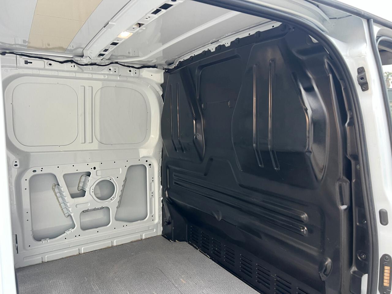 FORD TRANSIT CUSTOM PASSO LUNGO / UNICO PROPRIETARIO