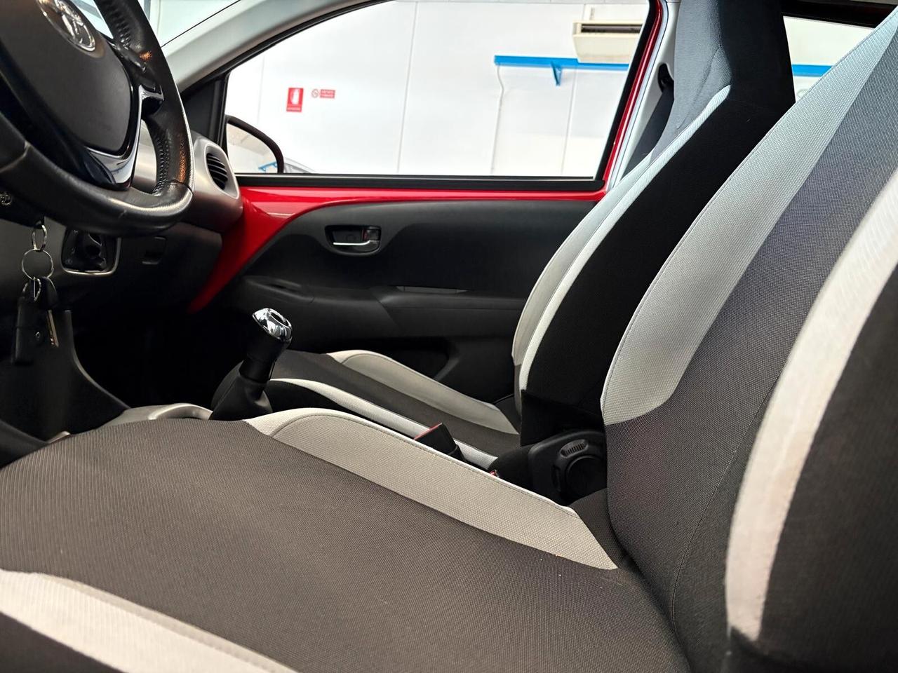 Toyota Aygo X-COOL 1.0 VVT-i 69 CV 5 porte 51000 KM