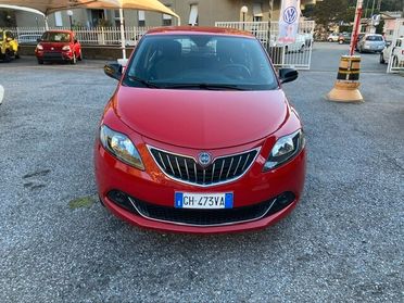 Lancia Ypsilon 1.0 FireFly 5 porte S&S Hybrid Silver