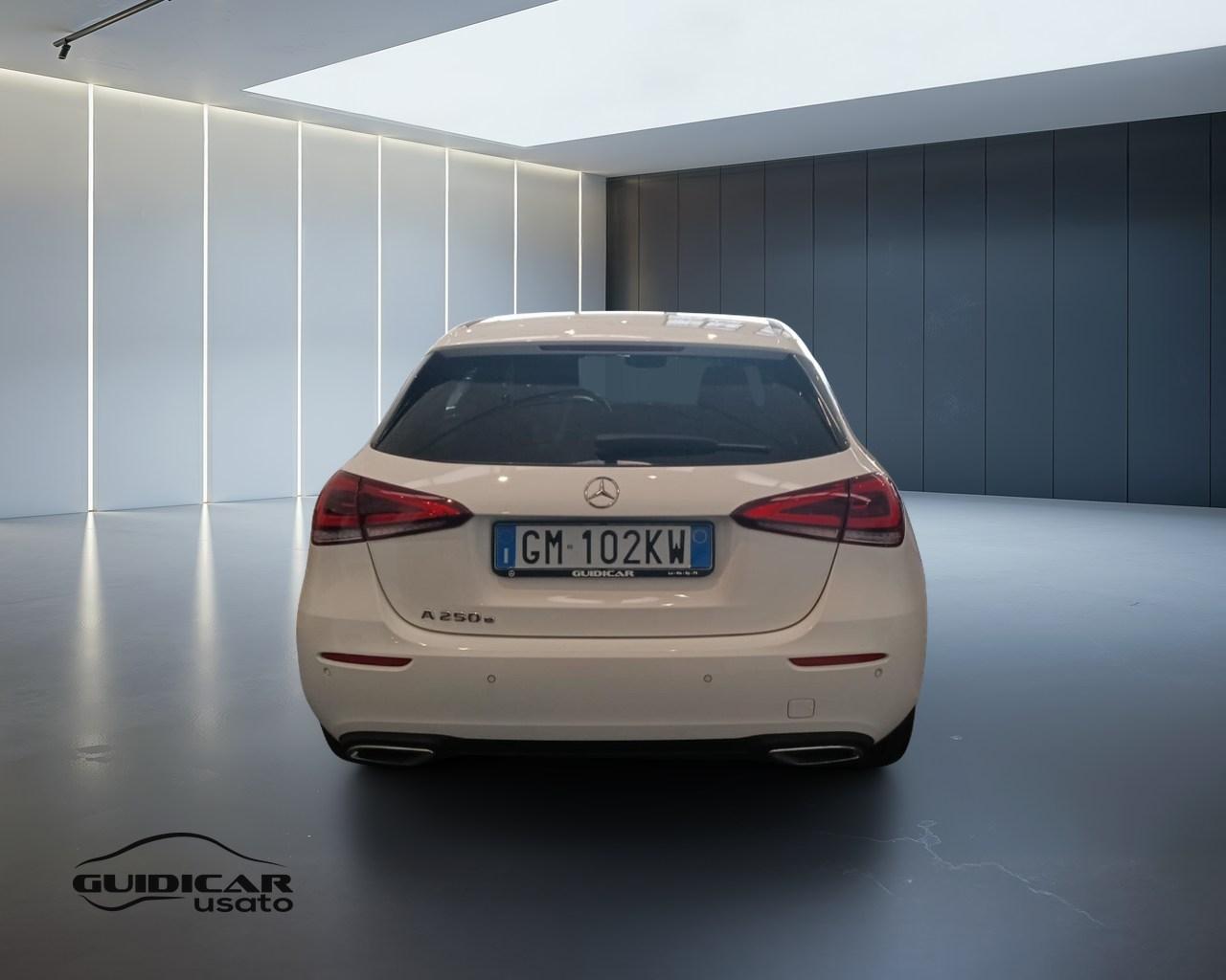 Mercedes-Benz Classe A - W177 2018 - A 250 e phev (eq-power) Sport auto