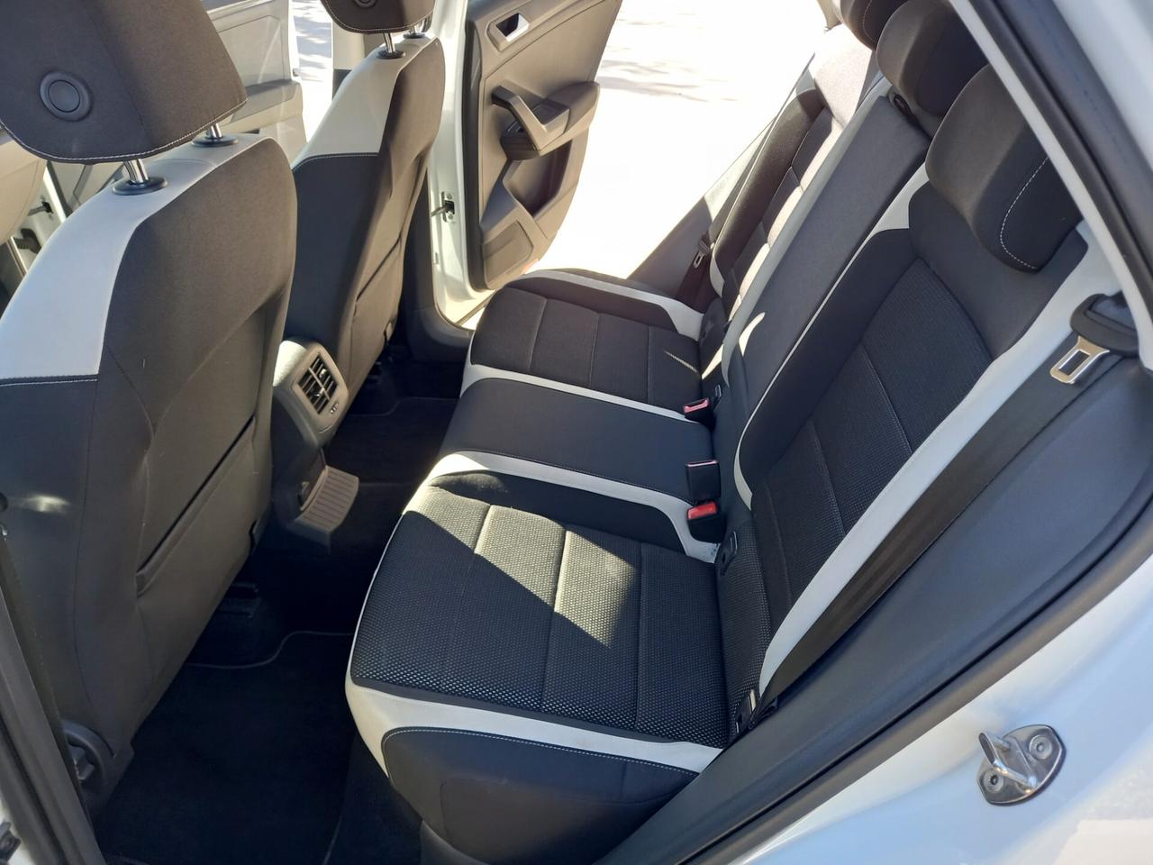 Volkswagen T-Roc 1.6 TDI SCR Business BlueMotion Technology