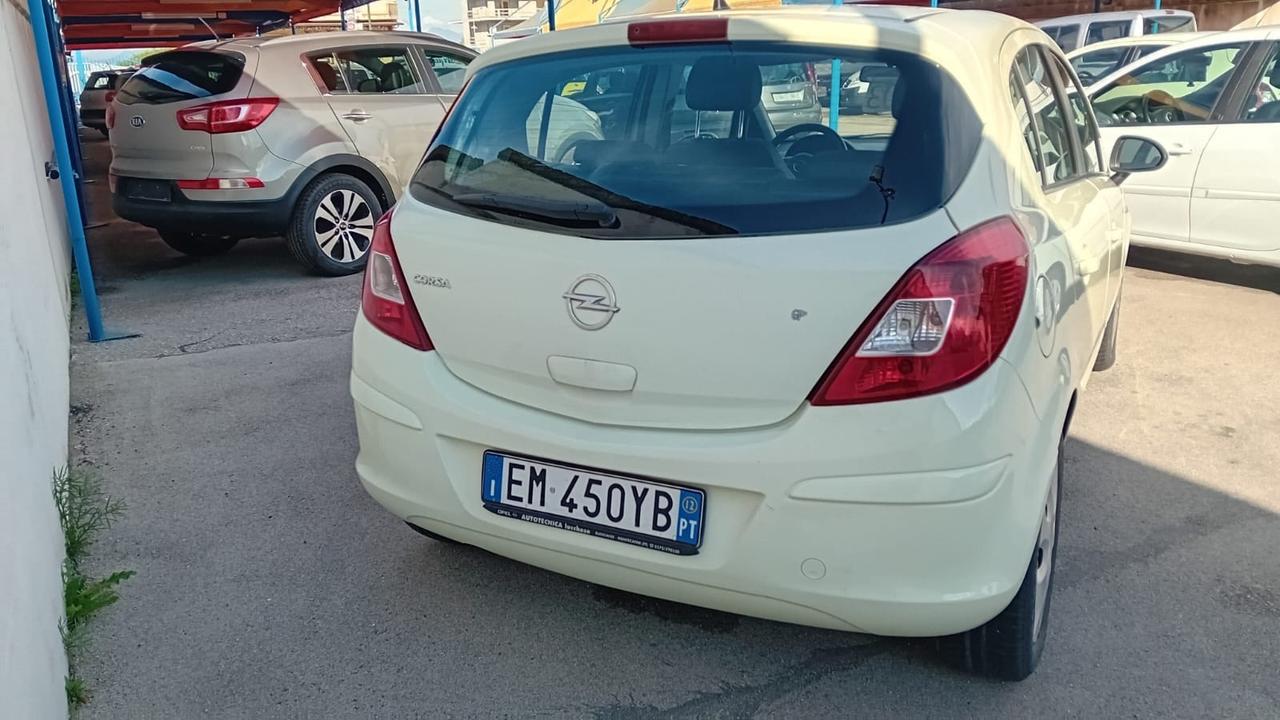 Opel corsa 5P-1.2 gpl-full-2012