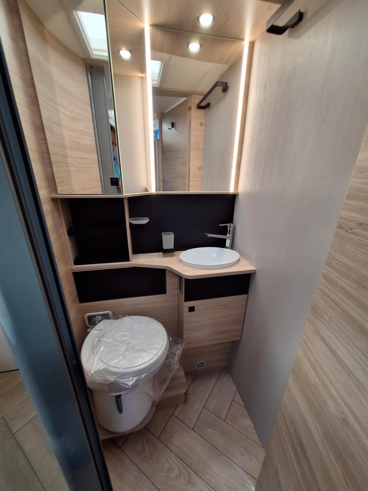 Challenger 3048 MOTORHOME € 86.900 cambio automatico -extra accessoriato letto nautico