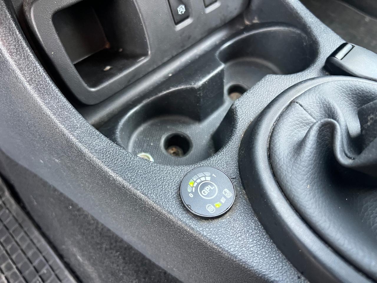 Dacia Duster 1.6 GPL Lauréate PERMUTE RATE GARANZIA