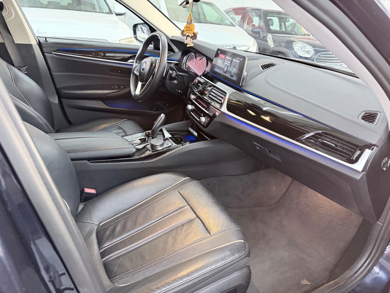 BMW 520d 190CV AUTOMATICO Touring Luxury-Line EURO 6 C GARANZIA