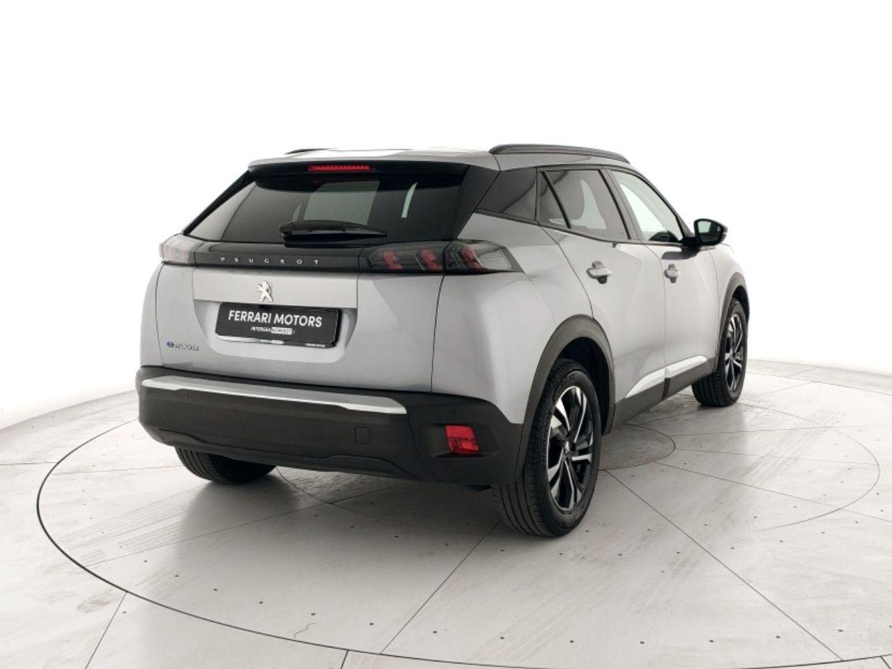 PEUGEOT e-2008 Allure Pack 100kW