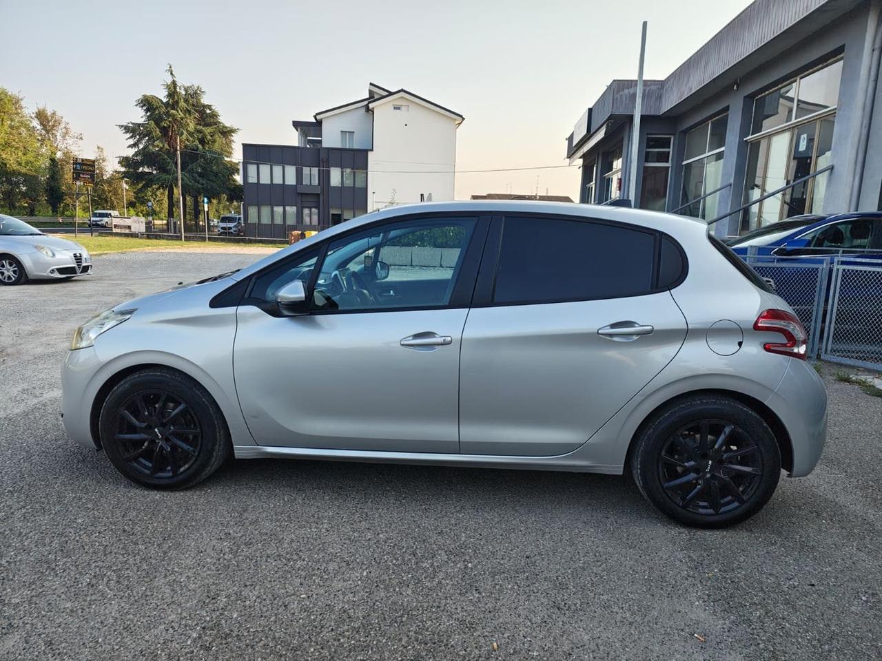 Peugeot 208 Active 1.4 95 VTI #11923