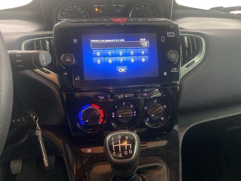 Lancia Ypsilon New 5 porte My24 1.0 Firefly 70 CvStart&Stop Hybrid Oro