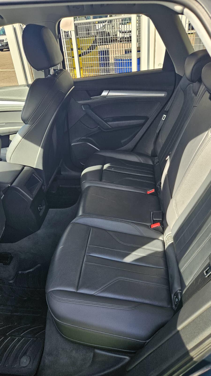 Audi Q5 2.0 TDI 150 CV Business