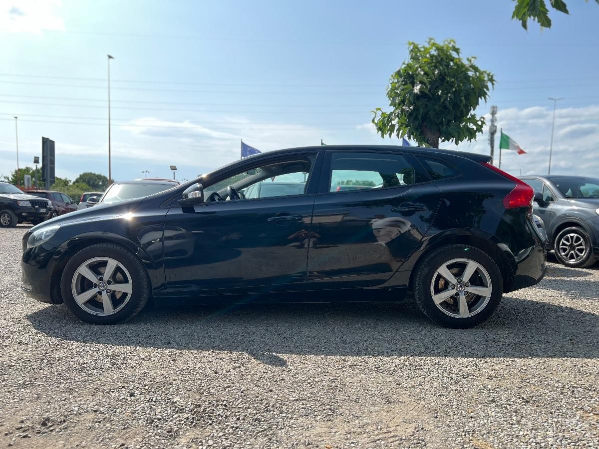 VOLVO - V40 1.6 d2 Business Edition