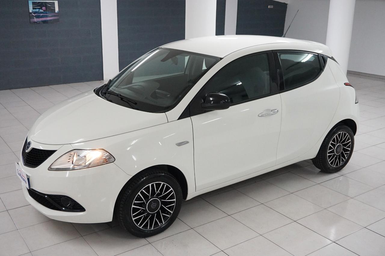 Lancia Ypsilon 1.2 69 CV 5 porte Gold