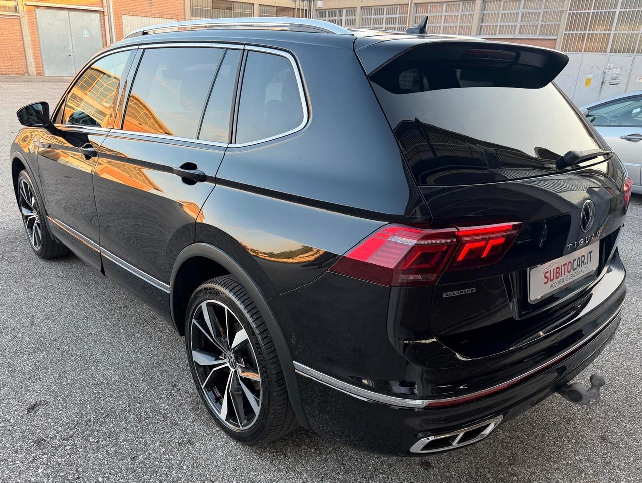 Volkswagen Tiguan Allspace 2.0 TDI SCR DSG 4MOTION R-Line 7 posti Gancio traino