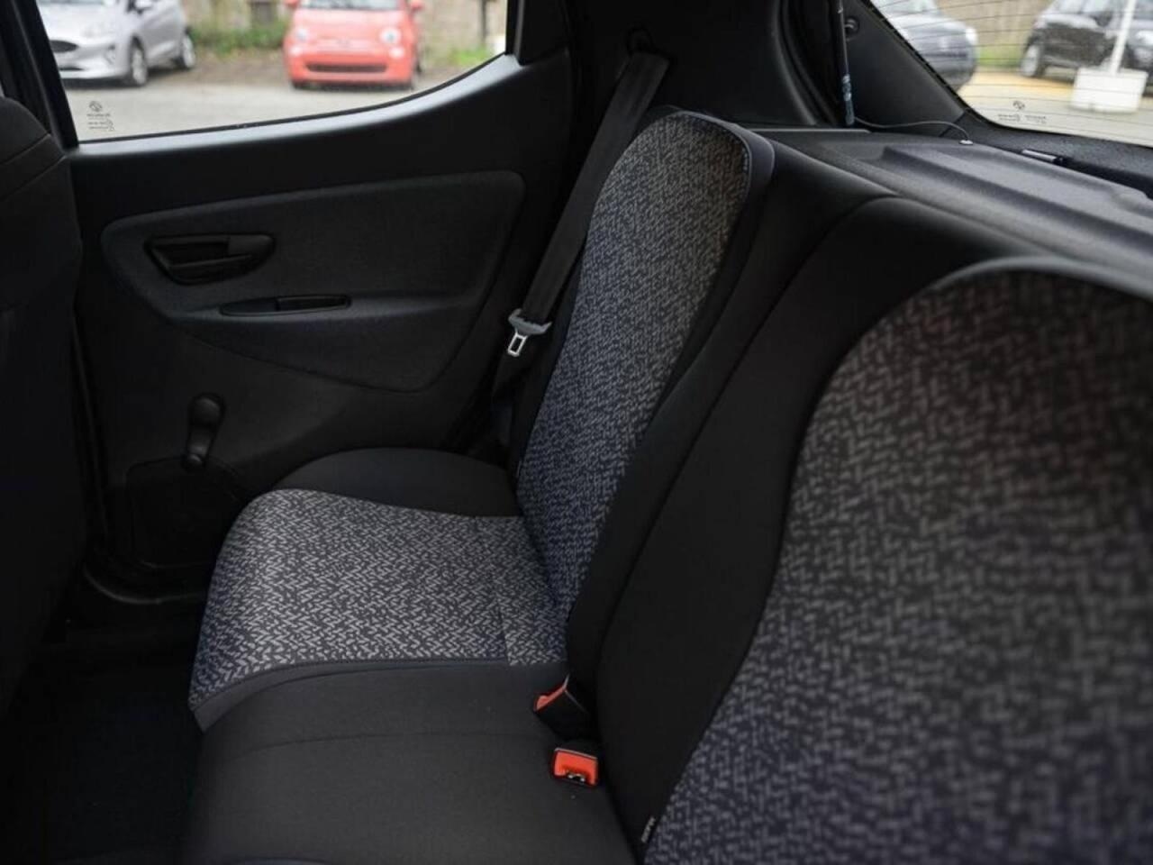 LANCIA Ypsilon III 2021 - Ypsilon 1.0 firefly hybrid Silver s&s 70cv