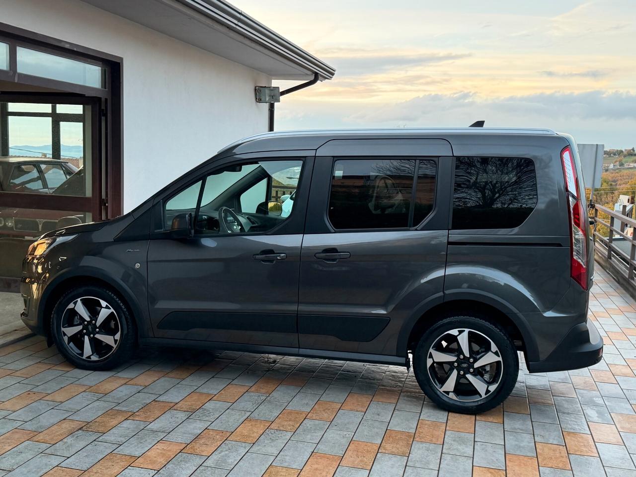 Ford Tourneo Connect 1.5 TDCI 120 cv. ACTIVE (Nav)